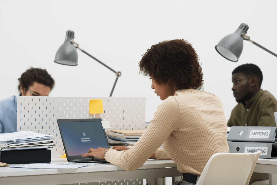 4 Practical Tips for Busy Professionals to Improve Language Skills