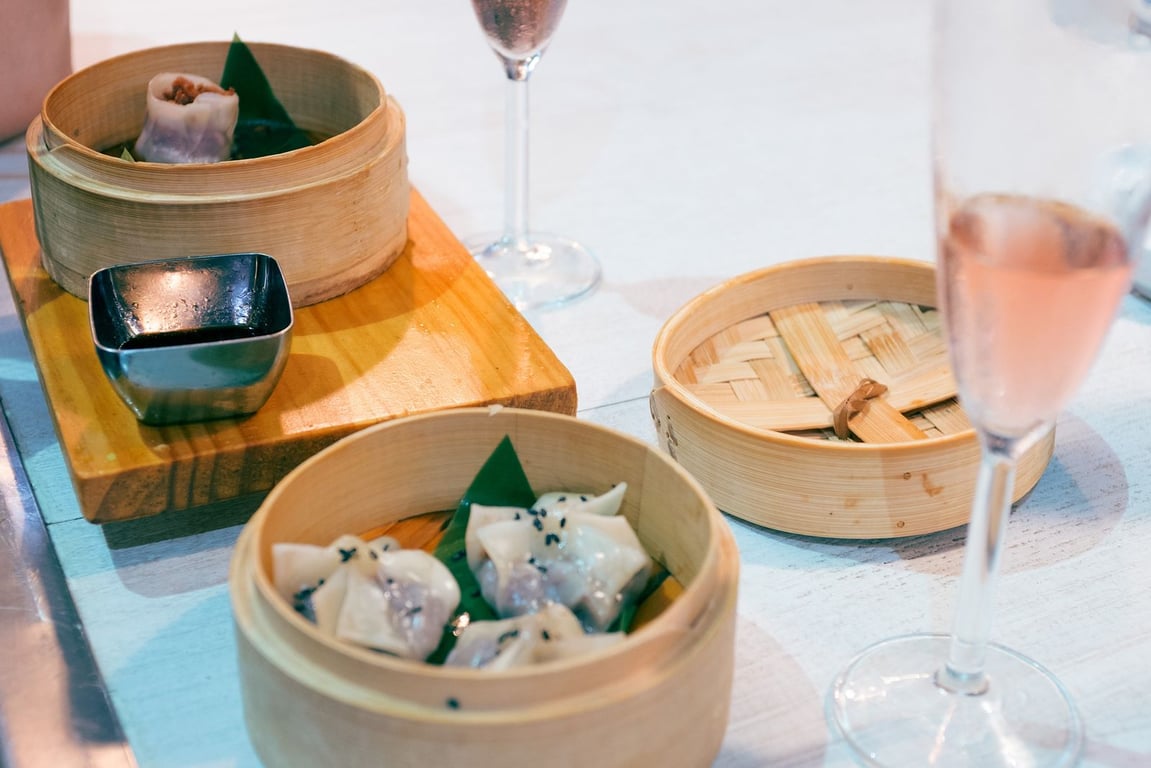 Chinese Business Etiquette: Navigating Cultural Customs When Dining