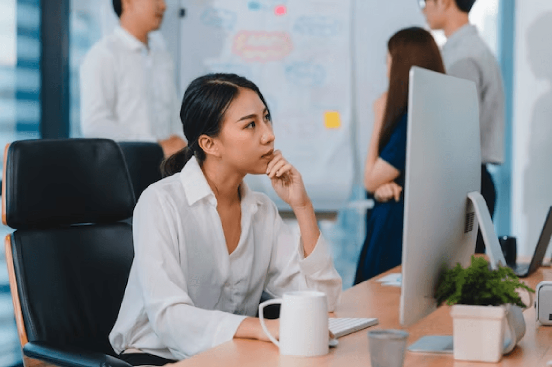国外职场说的 “Career Cushioning” 是什么意思?| 职场热词